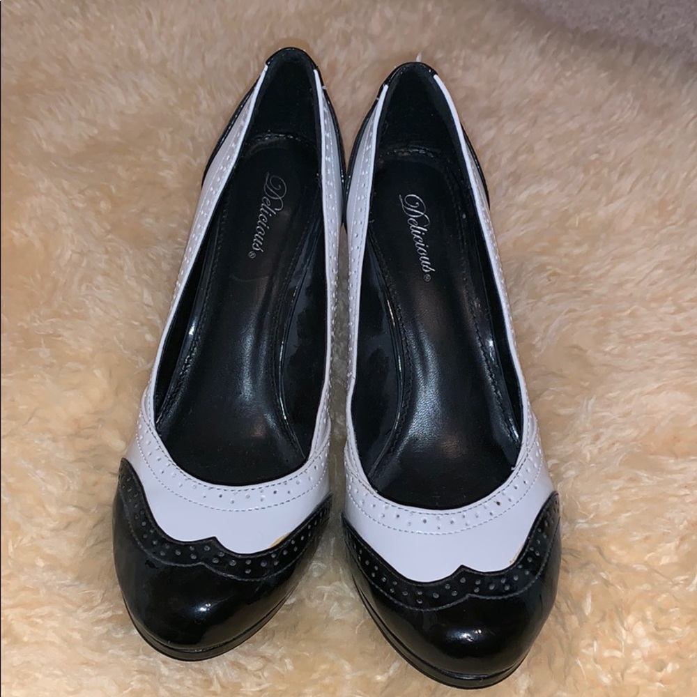 Delicious black and white heels